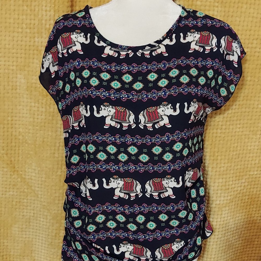 EUC Navy blue elephant print blouse